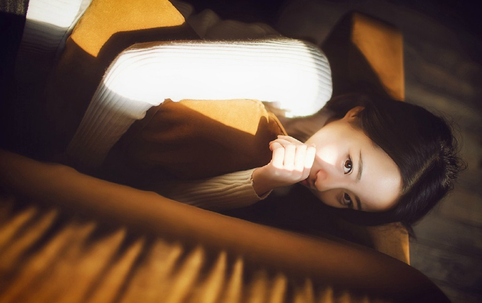 有的时候死死的坚持可能会在一个合适的时候重拾，无论对理想还是对感情都是这样。——韩寒《我所理解的生活》